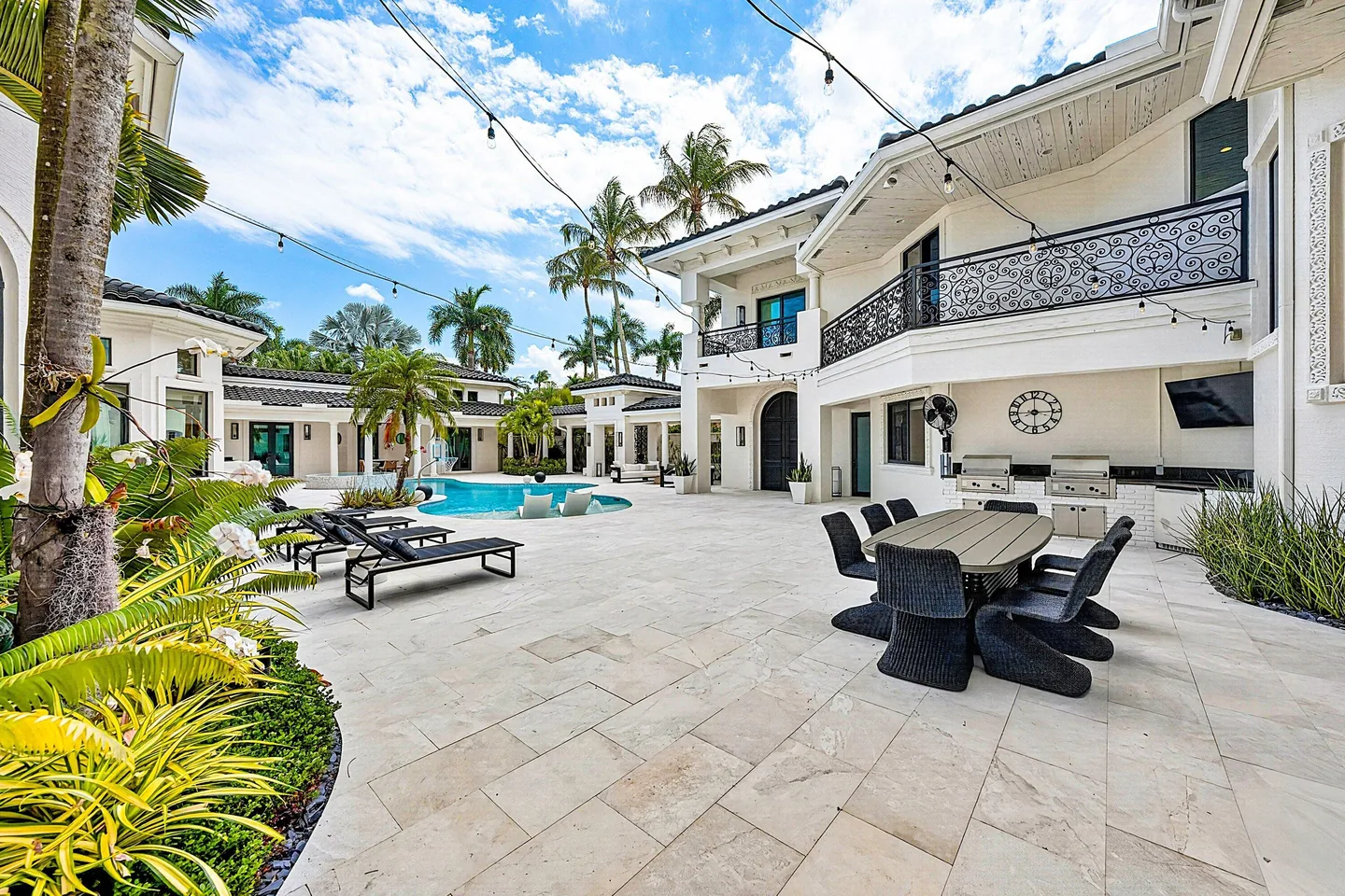 013-3633CarltonPlace