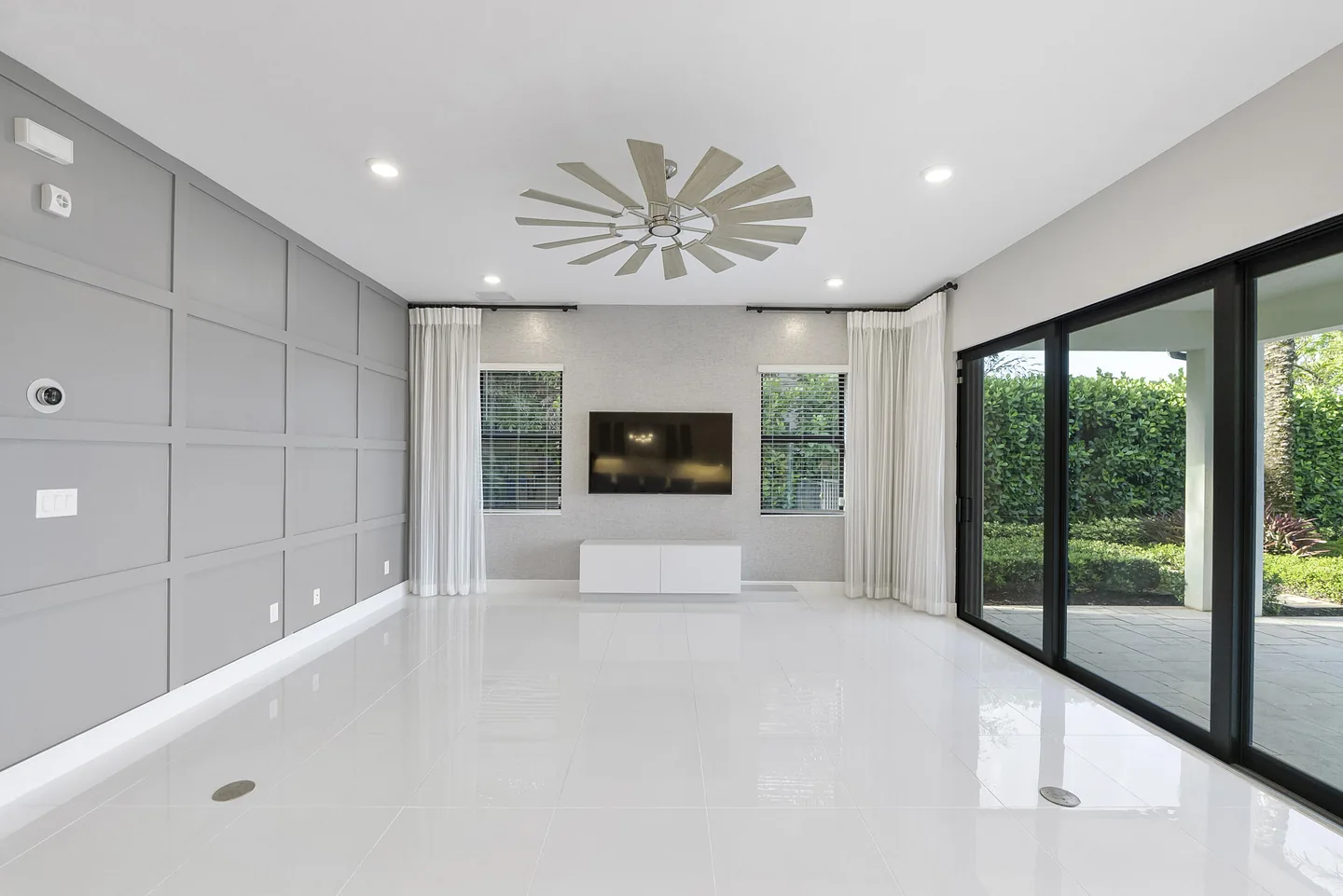 8685 Parkland Bay Dr