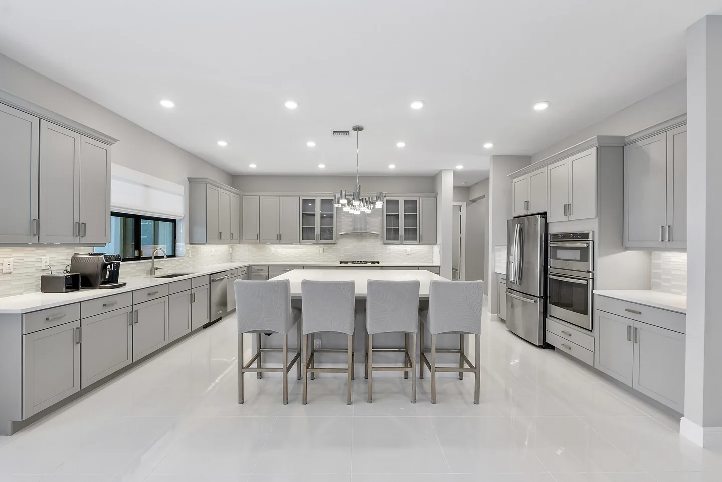 8685 Parkland Bay Dr