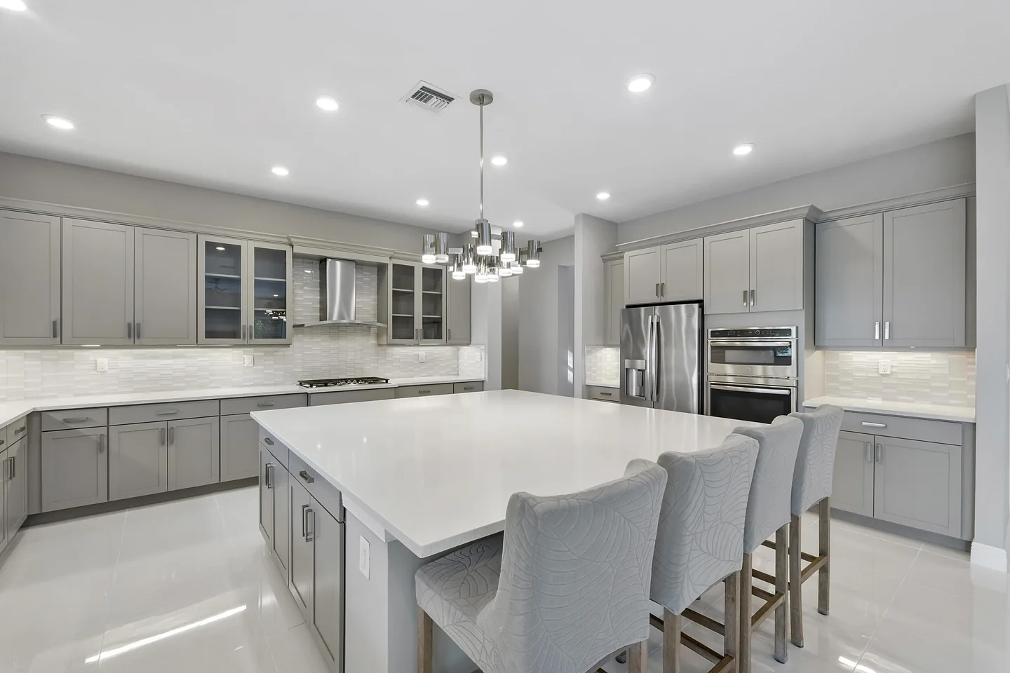 8685 Parkland Bay Dr