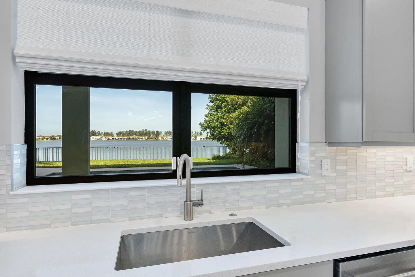 8685 Parkland Bay Dr