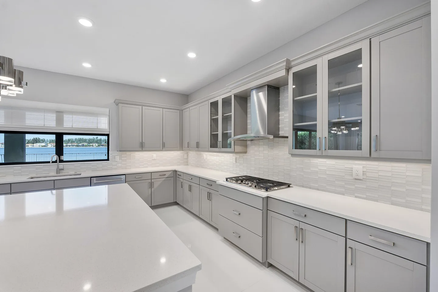 8685 Parkland Bay Dr