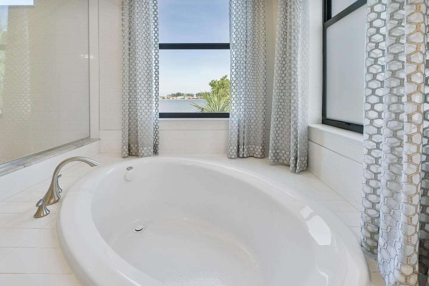8685 Parkland Bay Dr