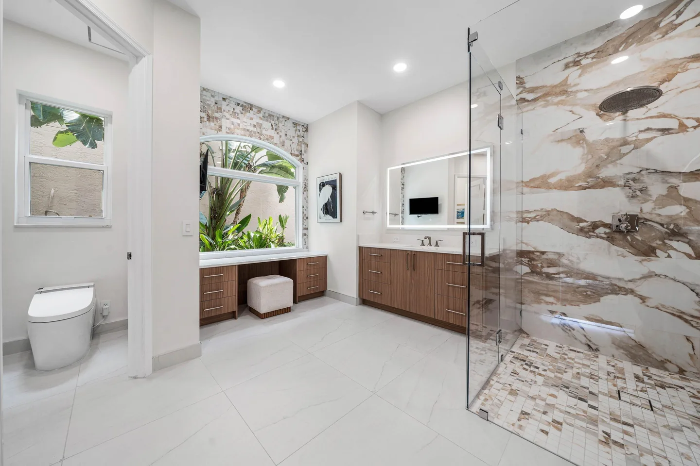 6411 Primary Bath 3