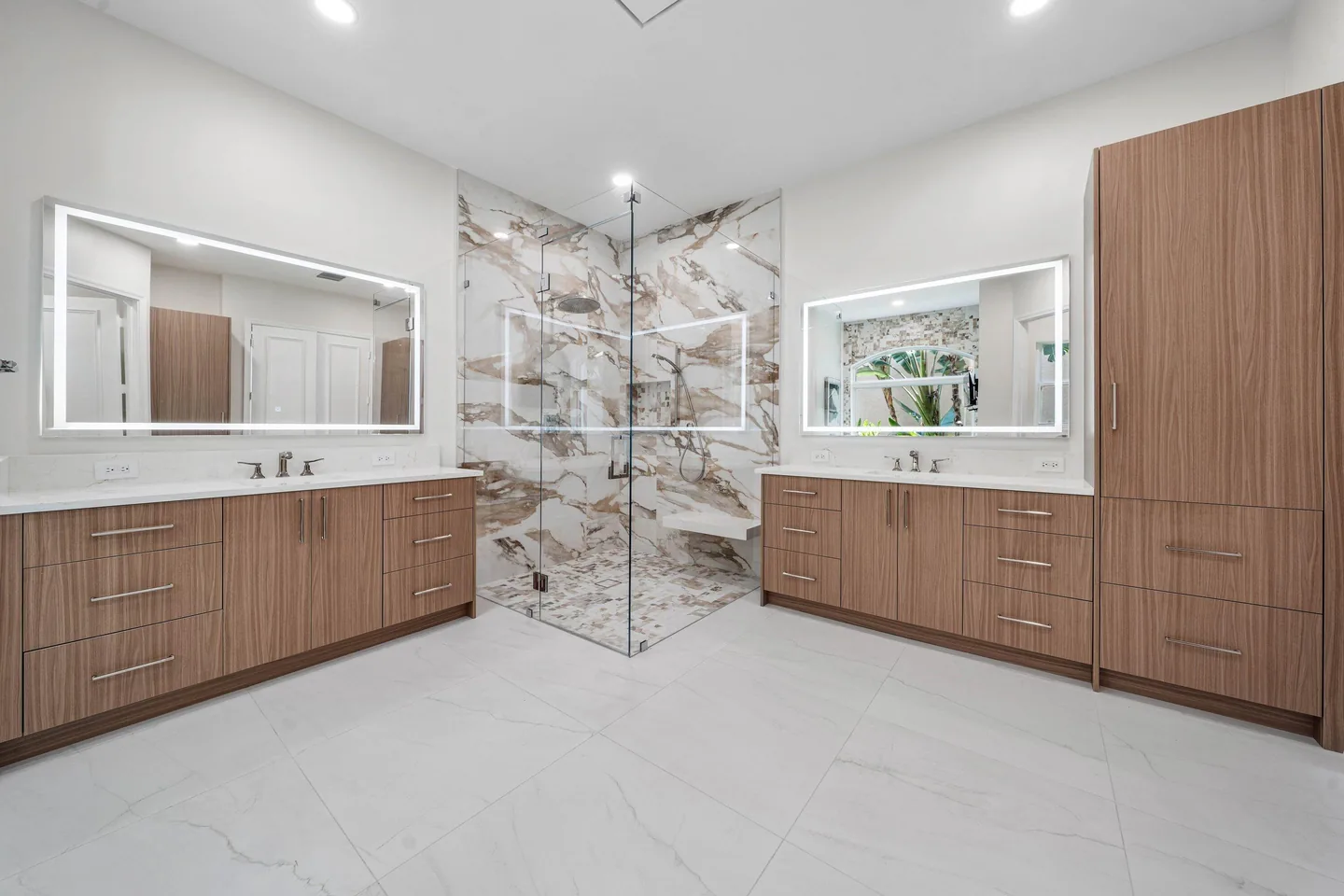 6411 Primary bath 2